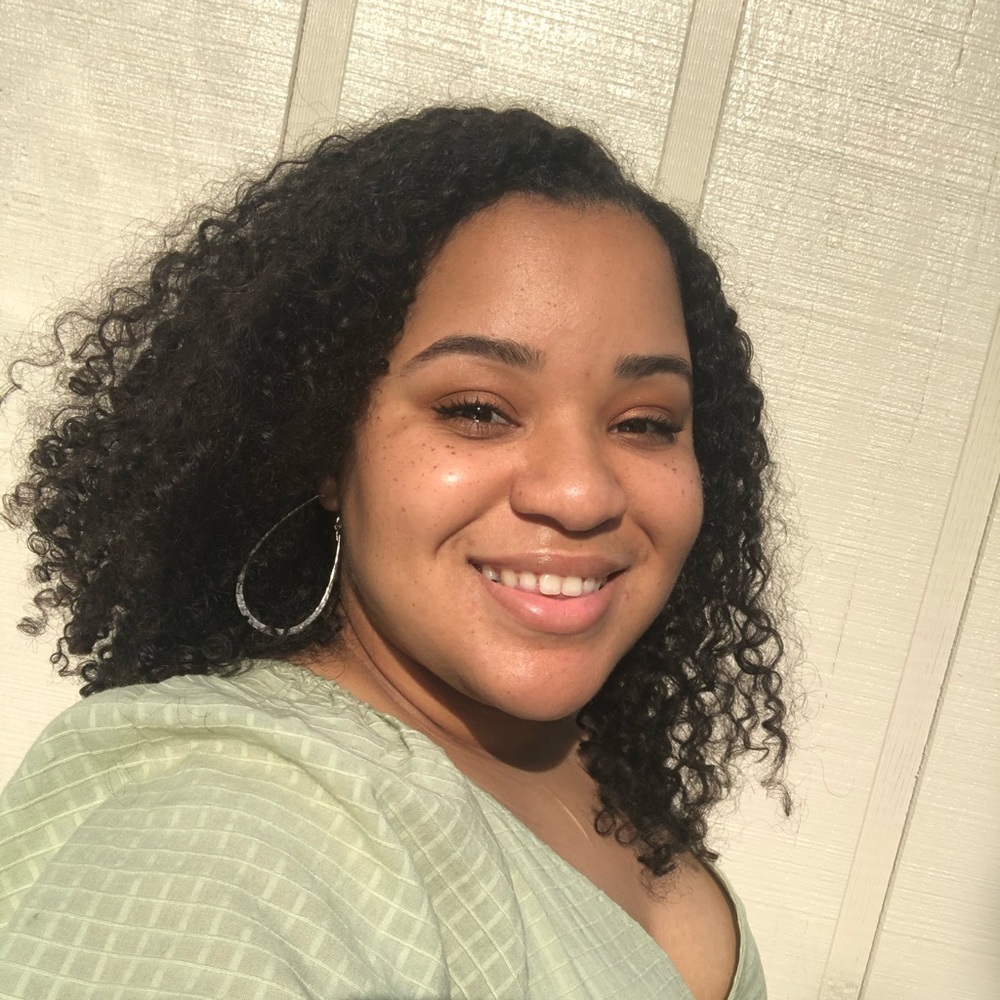 Meet your Posher, Destinee